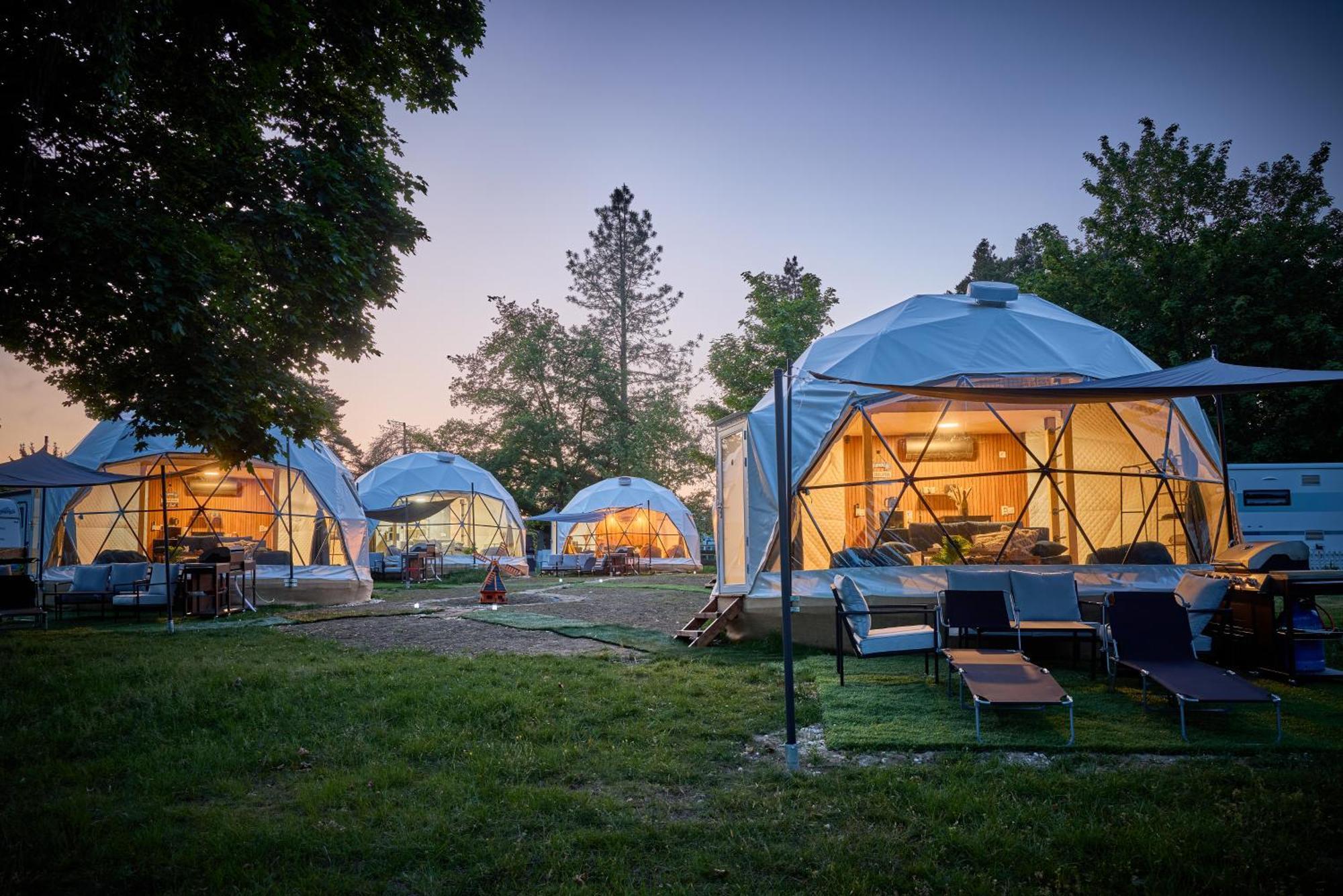 Готель Glamping Slapy Екстер'єр фото