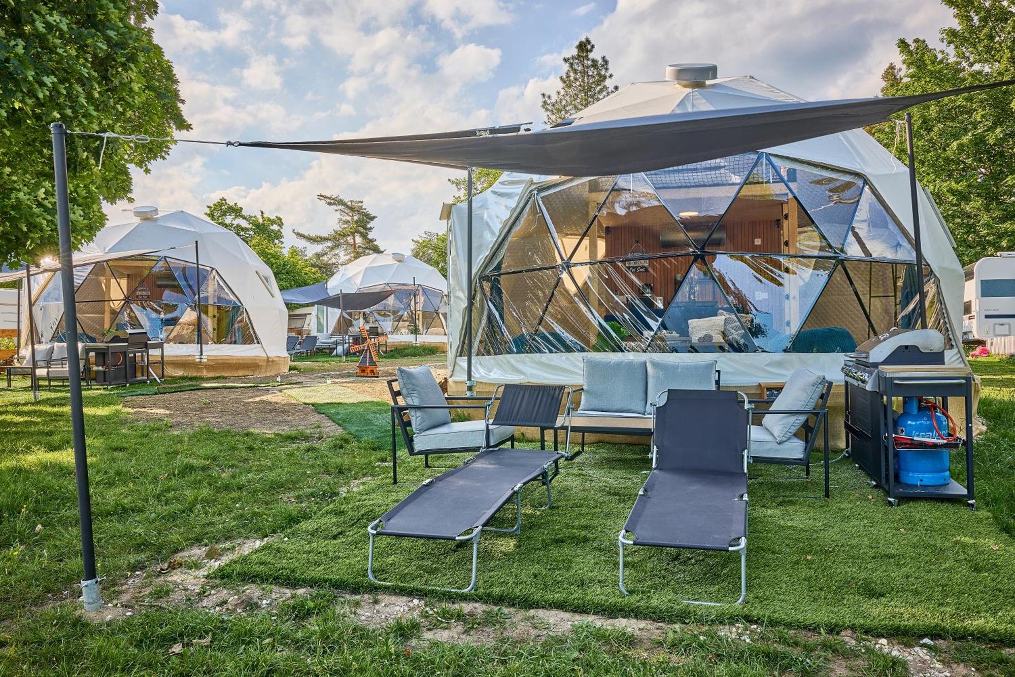Готель Glamping Slapy Екстер'єр фото